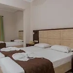 Cronulla 3*